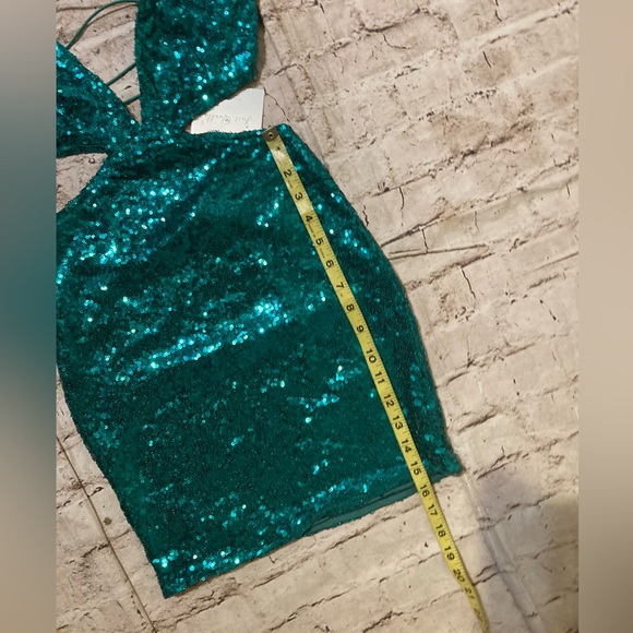 NWT Just Quella green sequin cut out, body cone, mini party dress size XS. - Picture 8 of 12